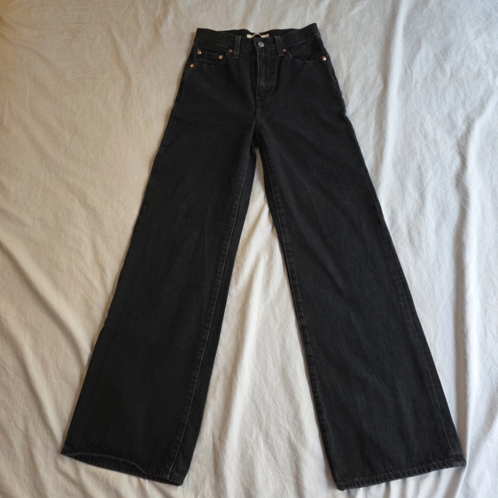 EUC Levi's 🖤 Ribcage Wide Leg 24W x 32L Black Denim Jeans